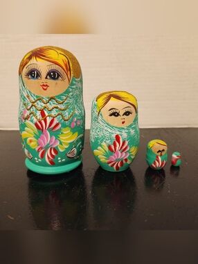 4 Piece Wooden Nesting Dolls Teals